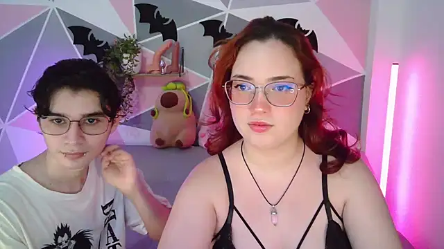 Snapshot of AndrewAnndCherry chatting on 9, 10, 2025 AndrewAnndCherry online show from 9, 10, 2025