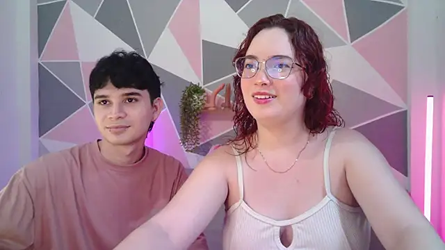 Snapshot of AndrewAnndCherry chatting on 13, 11, 2025 AndrewAnndCherry online show from 13, 11, 2025