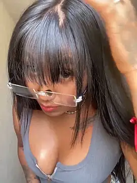 Snapshot of luisa16xxx chatting on 13, 3, 2025 luisa16xxx online show from 13, 3, 2025