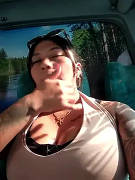 Snapshot of luisa16xxx chatting on 17, 9, 2025 luisa16xxx online show from 17, 9, 2025