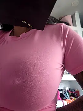 Snapshot of luisa16xxx chatting on 11, 10, 2025 luisa16xxx online show from 11, 10, 2025