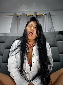 Snapshot of luisa16xxx chatting on 16, 11, 2025 luisa16xxx online show from 16, 11, 2025