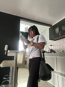 Snapshot of luisa16xxx chatting on 12, 3, 2025 luisa16xxx online show from 12, 3, 2025