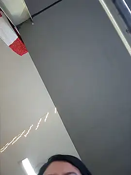 Snapshot of luisa16xxx chatting on 3, 12, 2025 luisa16xxx online show from 3, 12, 2025