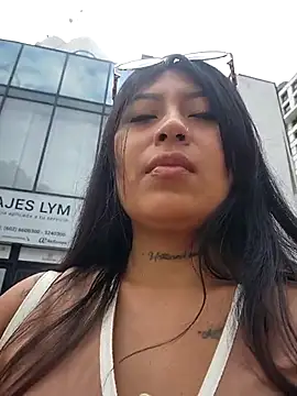 Snapshot of luisa16xxx chatting on 17, 10, 2025 luisa16xxx online show from 17, 10, 2025