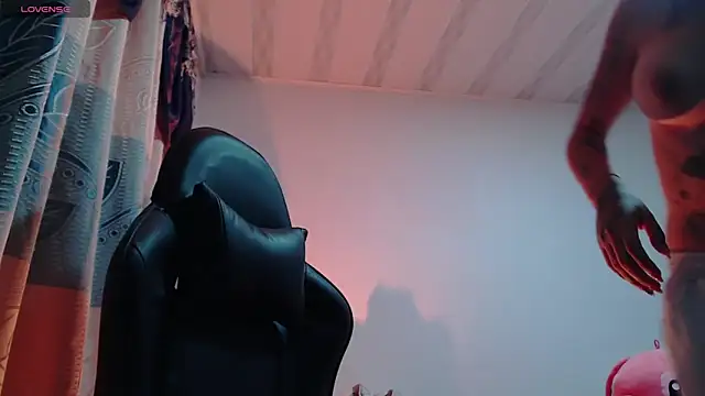 sweet cutetras22 online show from 14, 4, 2026