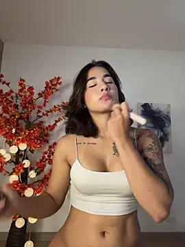 VictoriaHiill online show from 19, 5, 2026