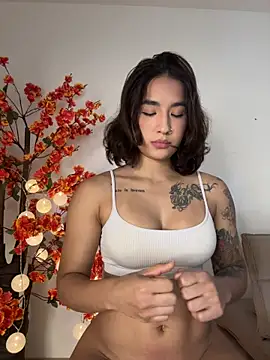 VictoriaHiill online show from 5, 6, 2026