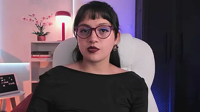 nahiapaws online show from 10, 4, 2026