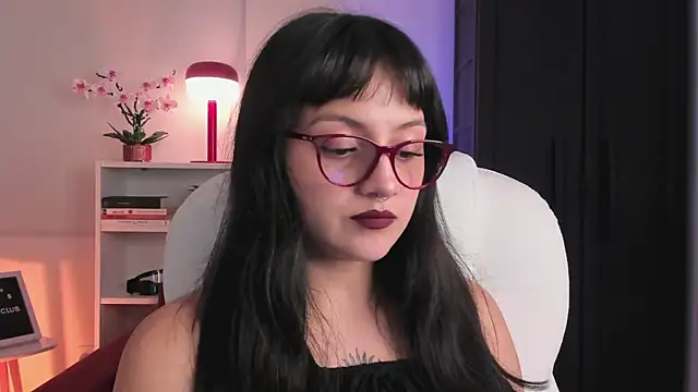 nahiapaws online show from 2, 4, 2026