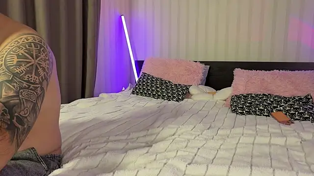 Snapshot of KesandAlex chatting on 6, 11, 2025 KesandAlex online show from 6, 11, 2025