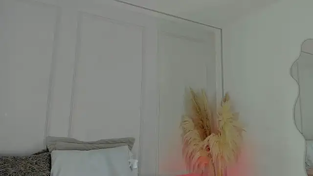 Snapshot of Mariapettit chatting on 10, 6, 2026 Mariapettit online show from 10, 6, 2026