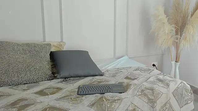 Mariapettit online show from 19, 4, 2026