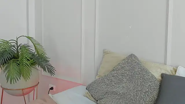 Mariapettit online show from 7, 4, 2026