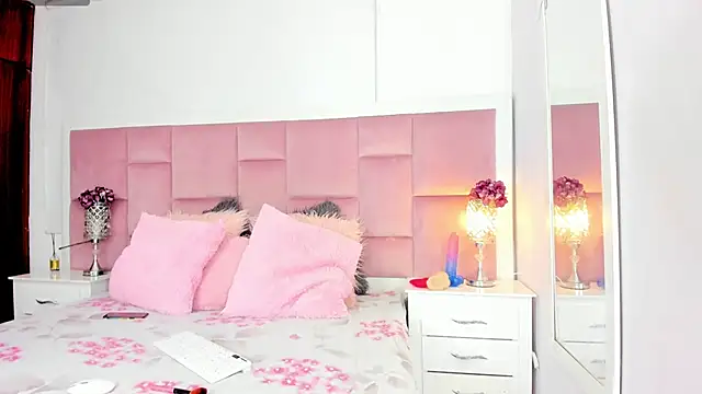 DaphneLloyd online show from 20, 1, 2025