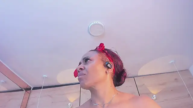 Snapshot of martina_touss chatting on 24, 4, 2026 martina touss online show from 24, 4, 2026