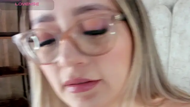 Miaa Palmer online show from 21, 3, 2026