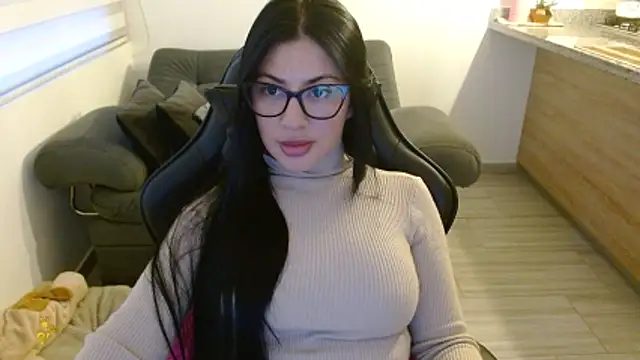 Charlotte cute18 online show from 18, 3, 2026