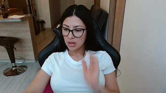 Charlotte cute18 online show from 26, 2, 2026