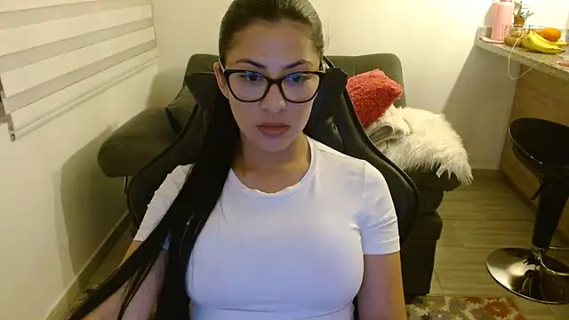 Charlotte cute18 online show from 9, 2, 2026