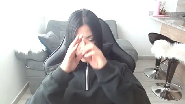 Charlotte cute18 online show from 10, 4, 2026