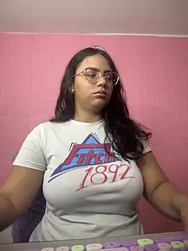 Snapshot of karol_9 chatting on 27, 2, 2025 karol 9 online show from 27, 2, 2025