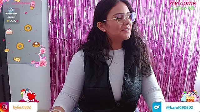 Snapshot of karol_9 chatting on 22, 2, 2025 karol 9 online show from 22, 2, 2025