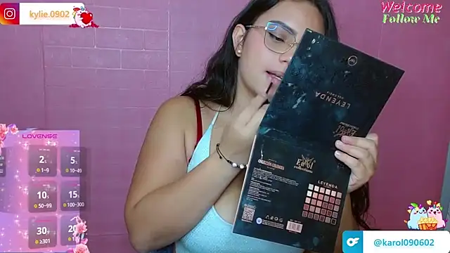 Snapshot of karol_9 chatting on 22, 3, 2025 karol 9 online show from 22, 3, 2025
