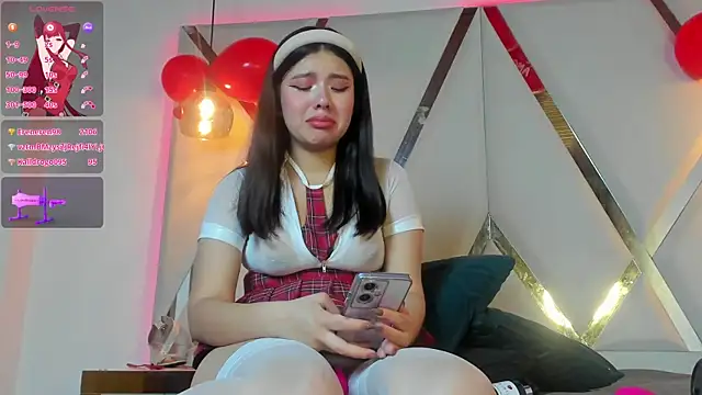 Snapshot of MarielQueenx chatting on 1, 3, 2025 MarielQueenx online show from 1, 3, 2025