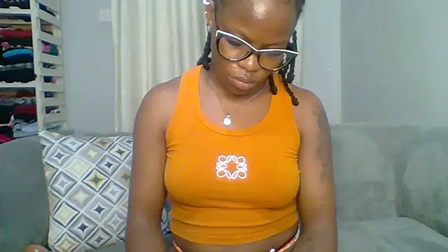 Petite 254 online show from 11, 4, 2026