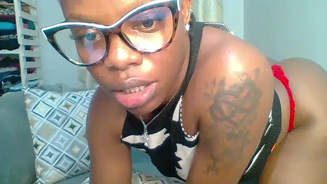Snapshot of Petite_254 chatting on 23, 4, 2026 Petite 254 online show from 23, 4, 2026