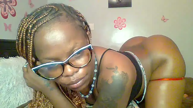 Petite 254 online show from 13, 7, 2026