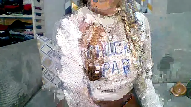 Petite 254 online show from 3, 11, 2025