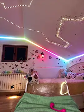 SelenaBee online show from 11, 3, 2026