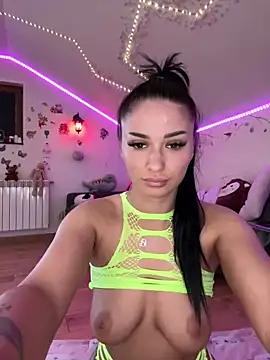 Snapshot of SelenaBee chatting on 28, 5, 2026 SelenaBee online show from 28, 5, 2026