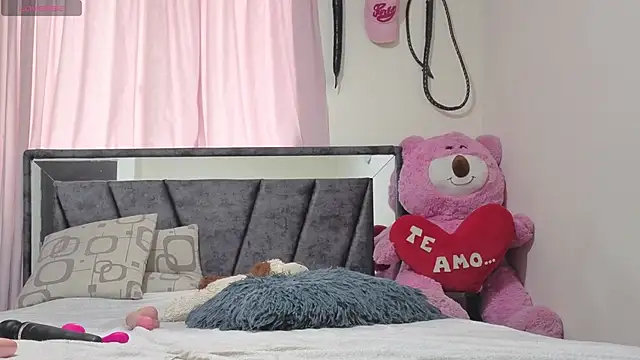 Hotsamantamature online show from 25, 10, 2025