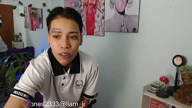 Jonesliam23 online show from 2, 3, 2025