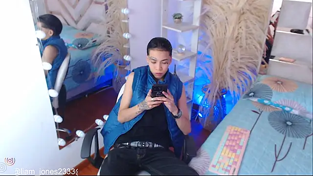 Jonesliam23 online show from 26, 10, 2025