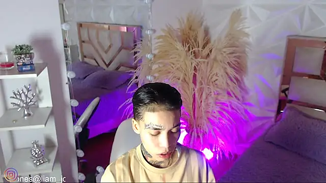 Jonesliam23 online show from 1, 2, 2026