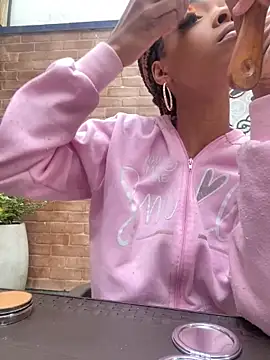 adaraSmiith online show from 8, 1, 2025