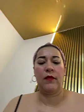 Snapshot of luisa_curli chatting on 22, 7, 2026 luisa curli online show from 22, 7, 2026