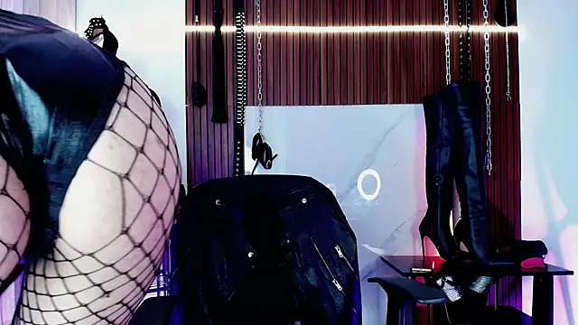 missdarklady online show from 23, 7, 2026