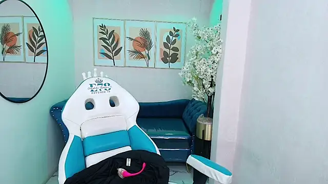 Snapshot of Tamara_slimx chatting on 6, 5, 2026 Tamara slimx online show from 6, 5, 2026