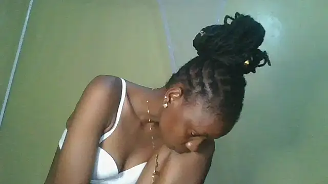 Snapshot of slim_girl02 chatting on 4, 7, 2026 slim girl02 online show from 4, 7, 2026