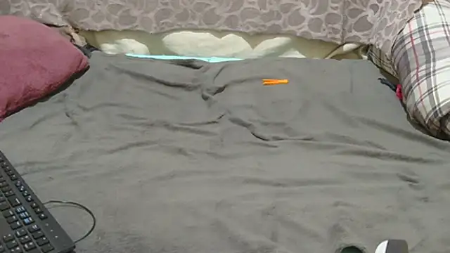 slim girl02 online show from 17, 4, 2026