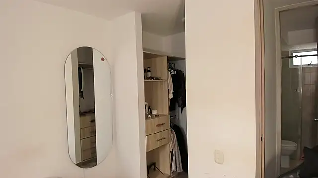 rose scottt online show from 17, 4, 2026