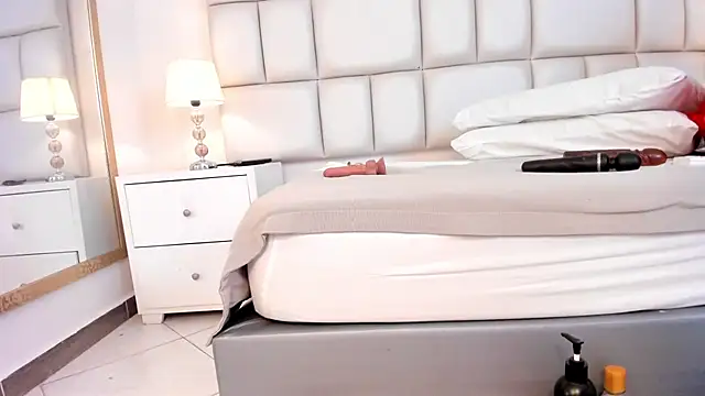 DojaAissha online show from 5, 3, 2025