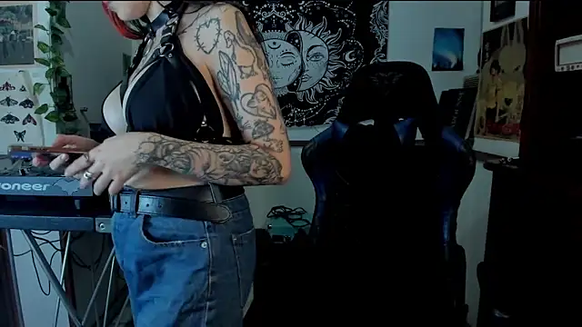 Snapshot of Demongirl6666 chatting on 13, 2, 2025 Demongirl6666 online show from 13, 2, 2025