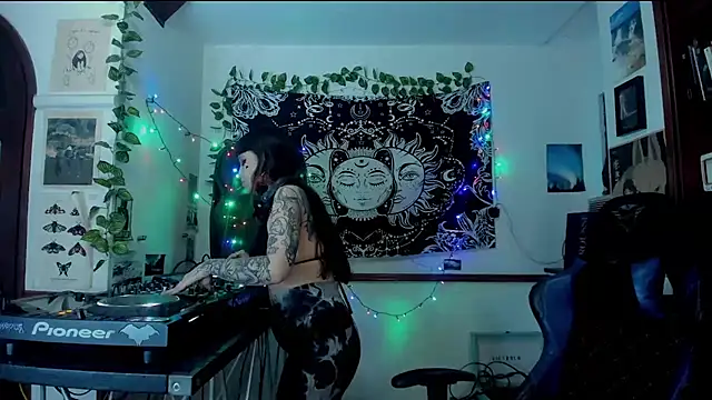 Snapshot of Demongirl6666 chatting on 22, 2, 2025 Demongirl6666 online show from 22, 2, 2025