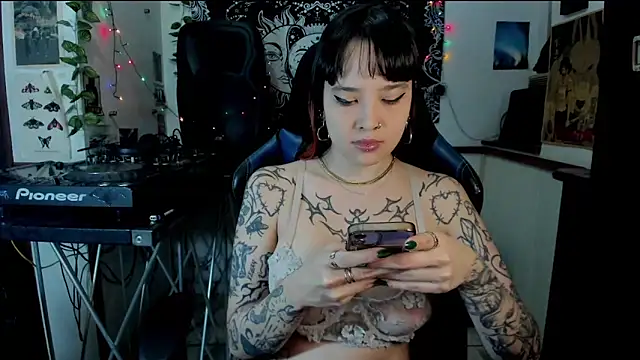 Snapshot of Demongirl6666 chatting on 20, 3, 2025 Demongirl6666 online show from 20, 3, 2025